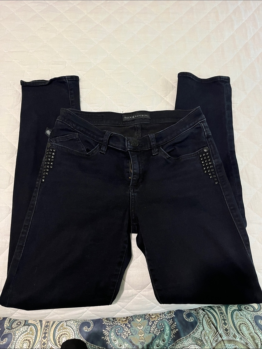 Rock & Republic Black Skinny Jeans with Studded Pocket Trim